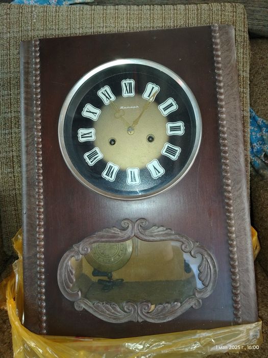 Часы с боем старинные, Янтарь