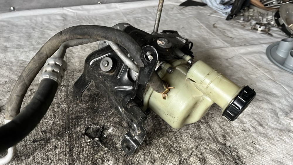 Dacia Sandero 2 хидравлична помпа