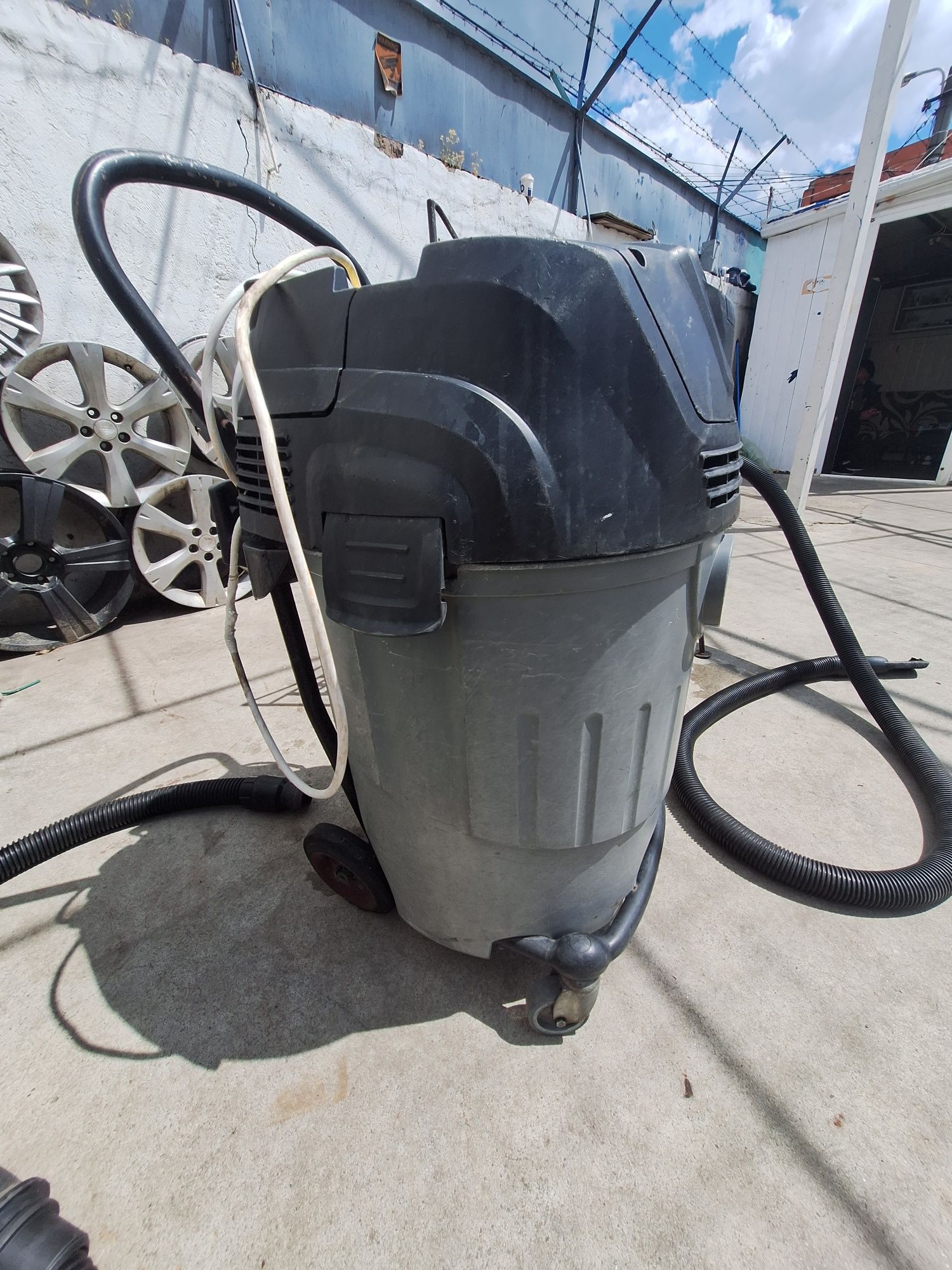 Aspirator spalatorie Karcher de spalatorie