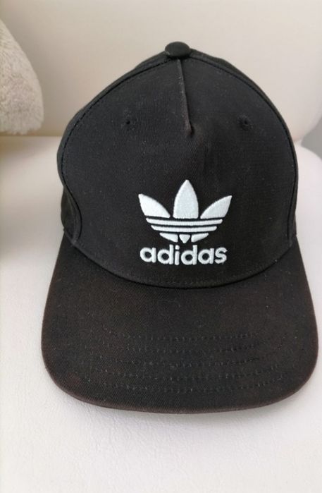 Vand Șapcă firma sport/fashion noua produs de calitate import.