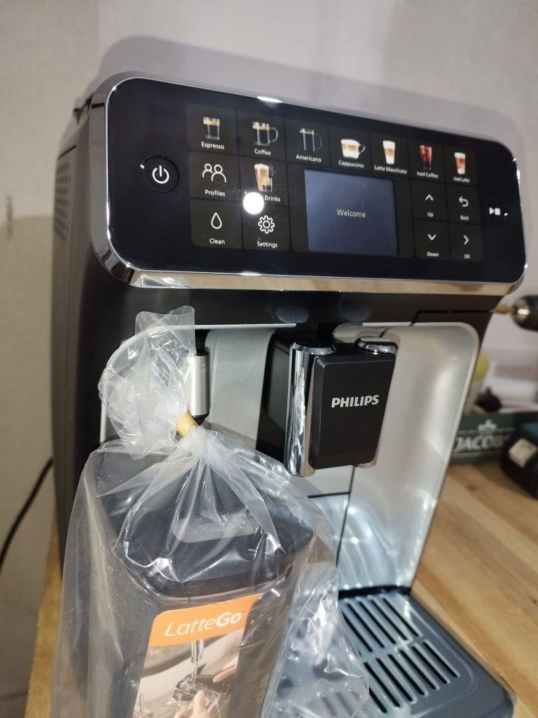 Espressor automat Philips seria 5500 LatteGo 2xAquaclean bonus