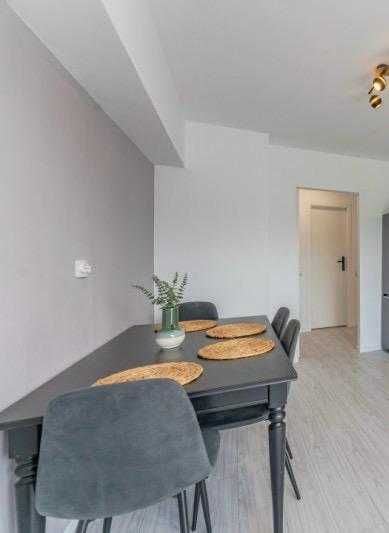 Set mobila sufragerie + masa si scaune bucatarie/dining