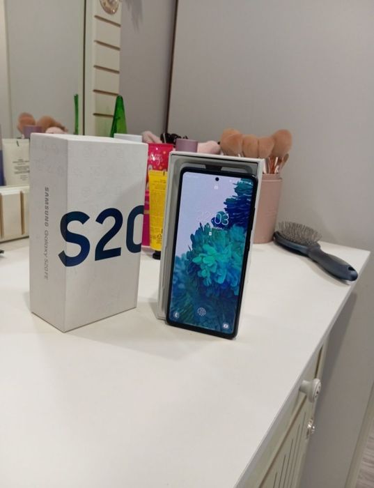 Samsung galaxy S20FE. 5G.