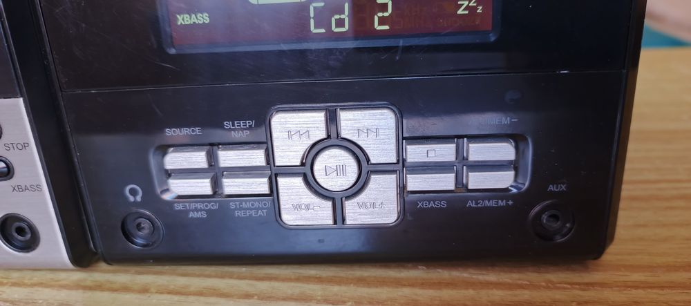 Pentru bucătărie 2 modele de radio