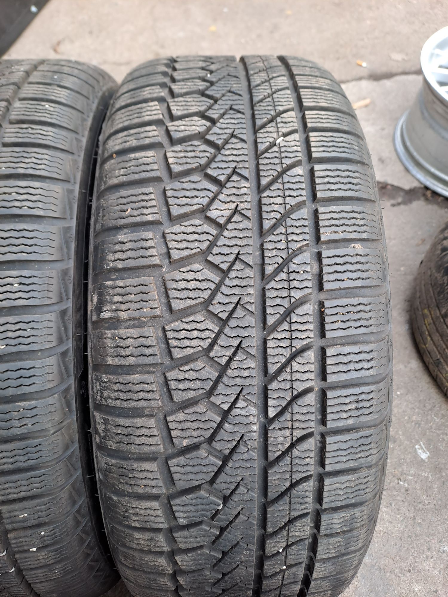 4бр. Почти Нови 225/40/18 Goodride