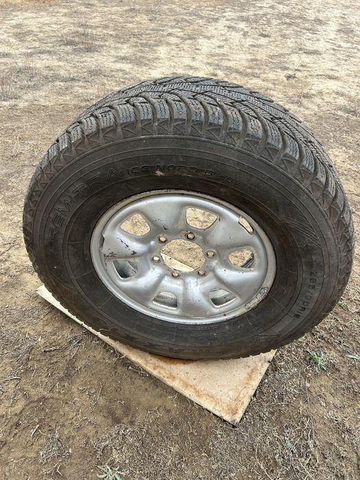 Диск и покрышки R16 для Toyota Hilux