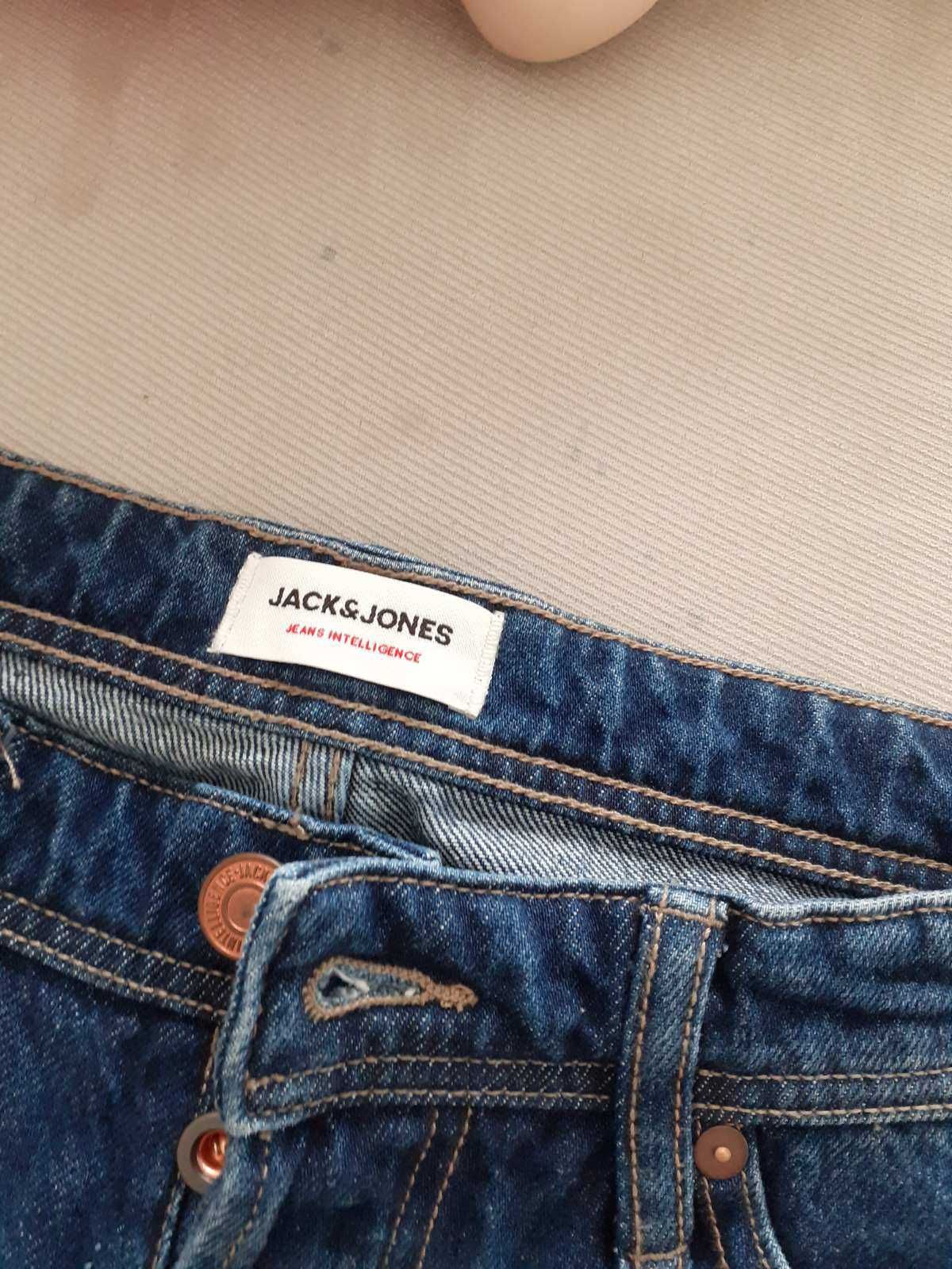 Мъжки дънки Jack and Jones размер 32 -  неизползвани.