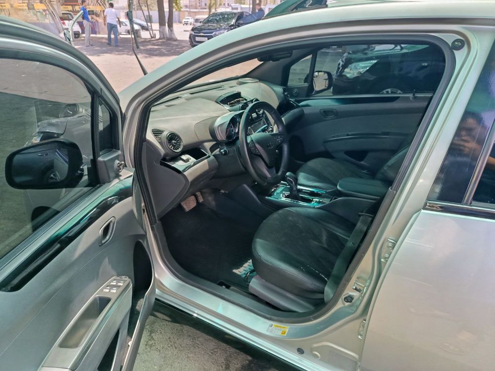 Chevrolet Spark sotiladi