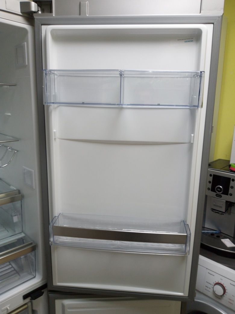 Иноксов комбиниран хладилник с фризер Сименс Siemens total no frost