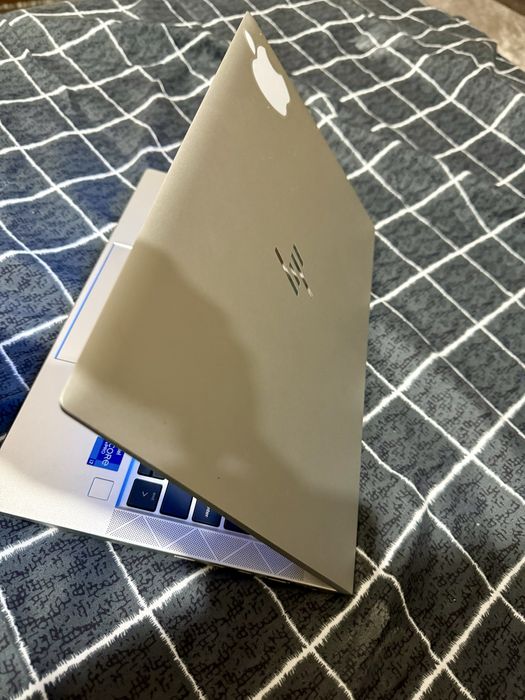 HP EliteBook 830 G8 (Сенсорный экран)