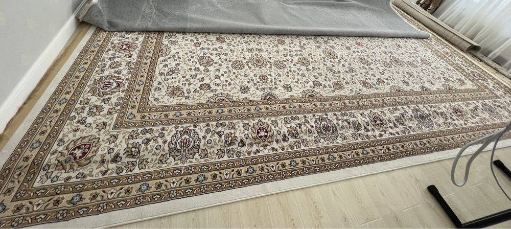 Продам Турецкий ковёр 4,5 х 5м