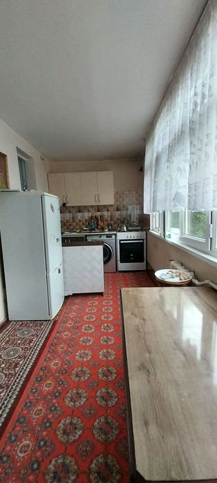 Продаётся  срочно  1 в2 комнатная квартира.