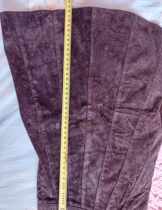 Fusta clos din catifea