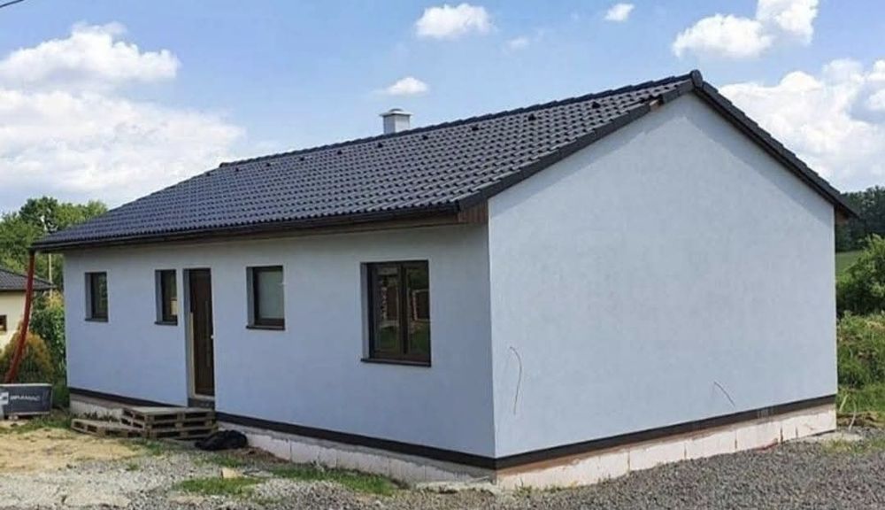 Vand casa de locuit pe structura metalica