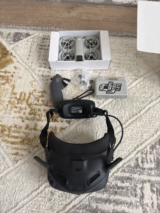 Дрон DJI Neo Fly More Combo белый