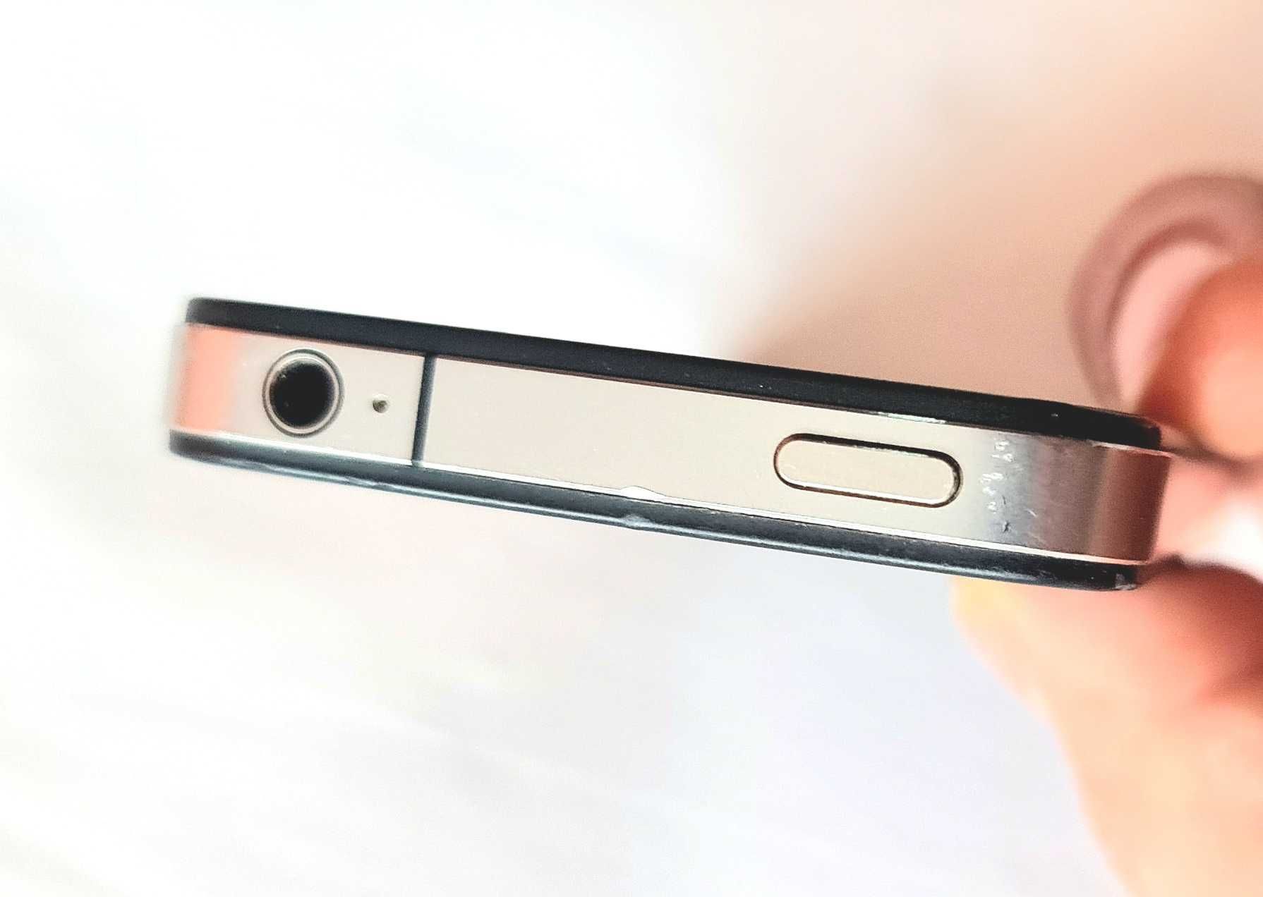 Телефон Apple 4s + Подарък таблет Samsung galaxy Tab 3 (SM-T111)