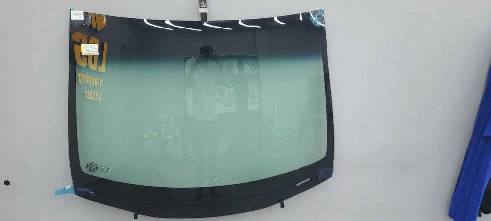 Lobovoy Steklo Cobalt avtomobili uchun Leader Glass Servisedan