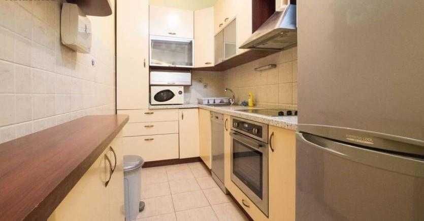Дава се под наем Двустаен апартамент в Бургас, Център - 55 кв.м за 204 € - Снимка #1