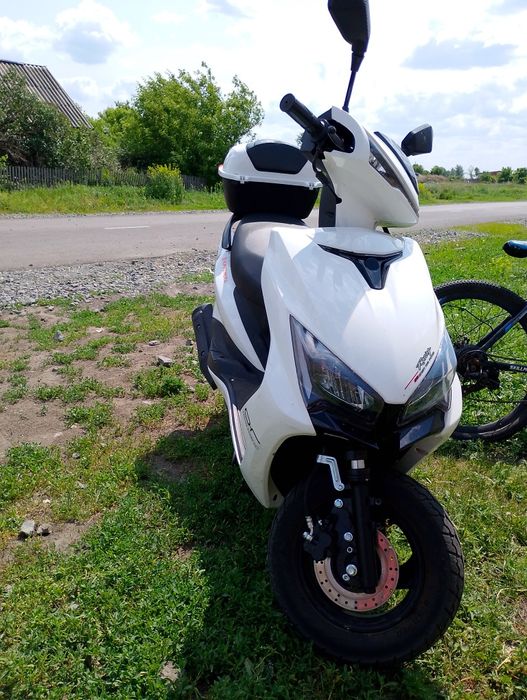 Продам скутер м8 про