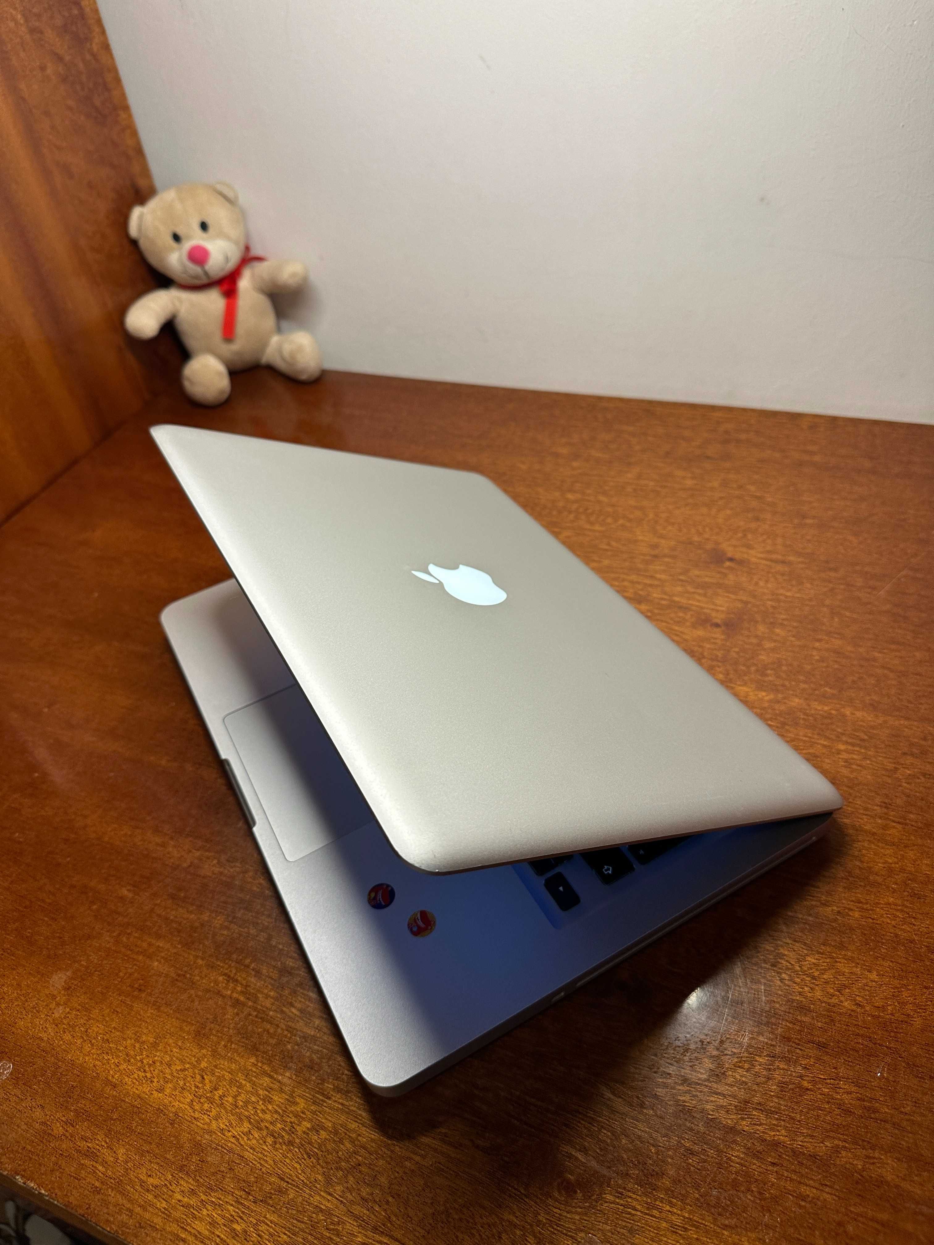 laptop apple macbook pro 2011, core i5, ios high sierra ram 4 gb