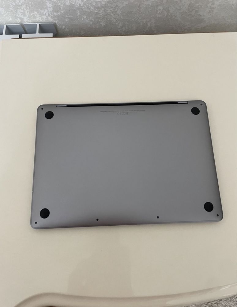 Macbook pro 13 m1 8GB