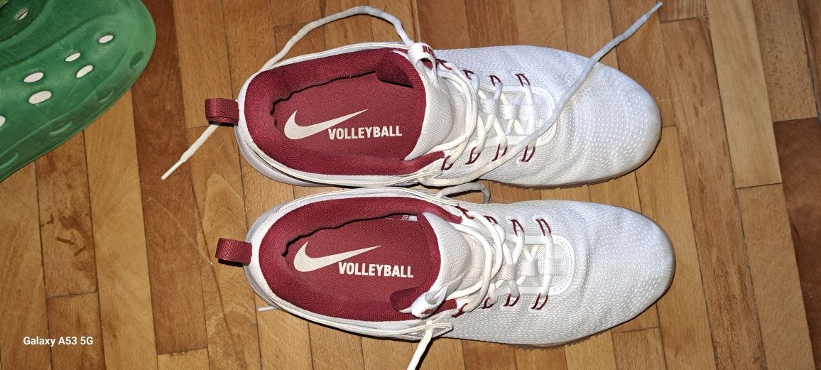 Маратонки за волейбол NIKE