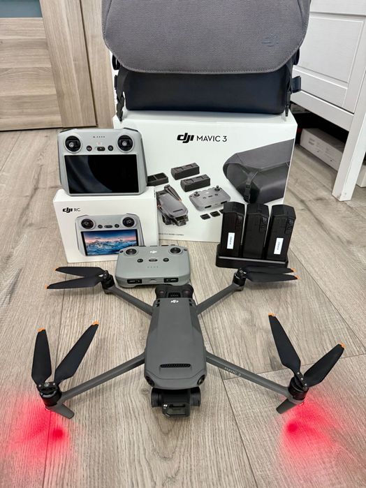 Dji Mavic 3 - Fly More Combo (4 baterii + RC2)
