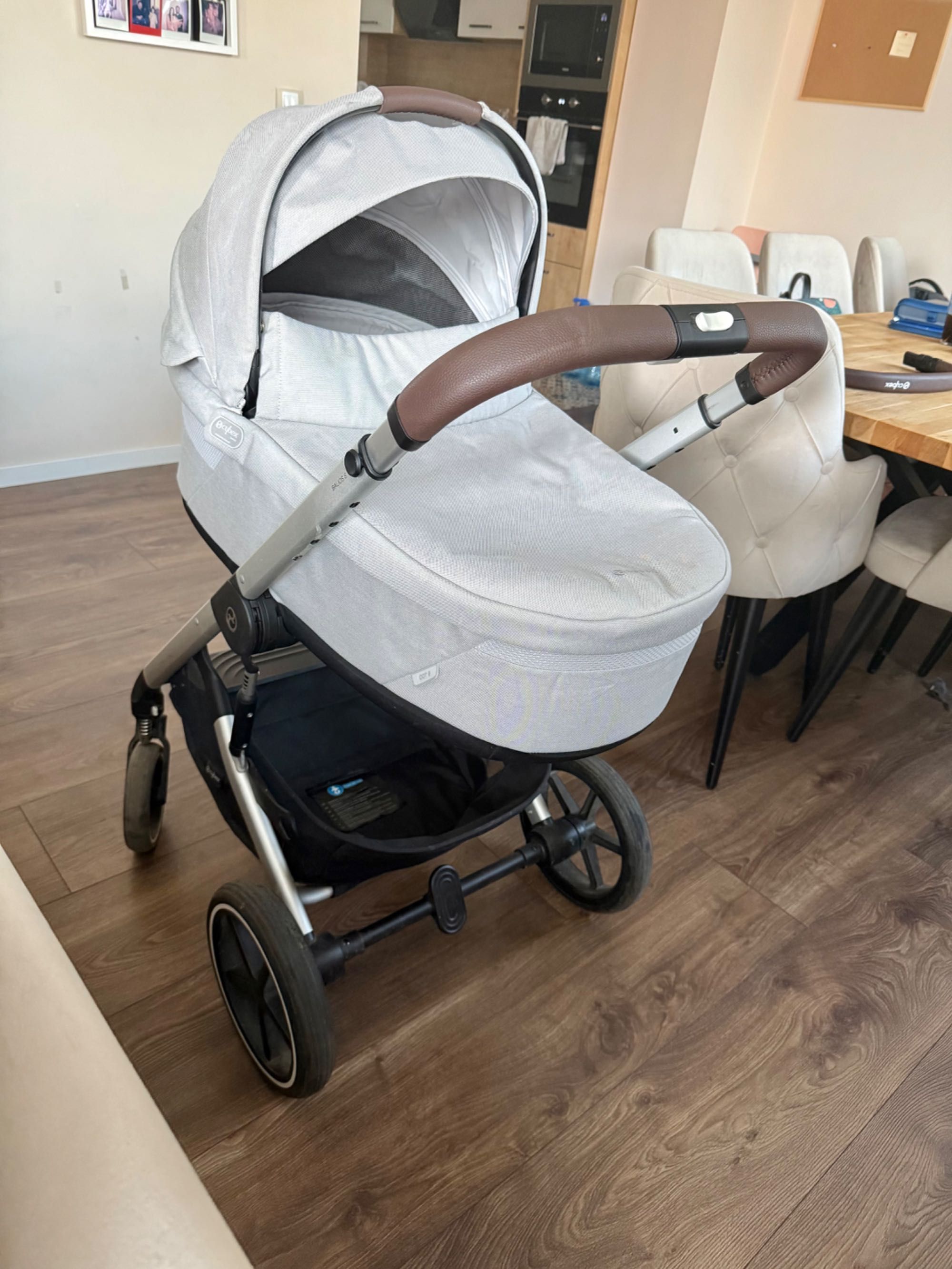 Cybex Balios S lux + кош за новородено и аксесоари