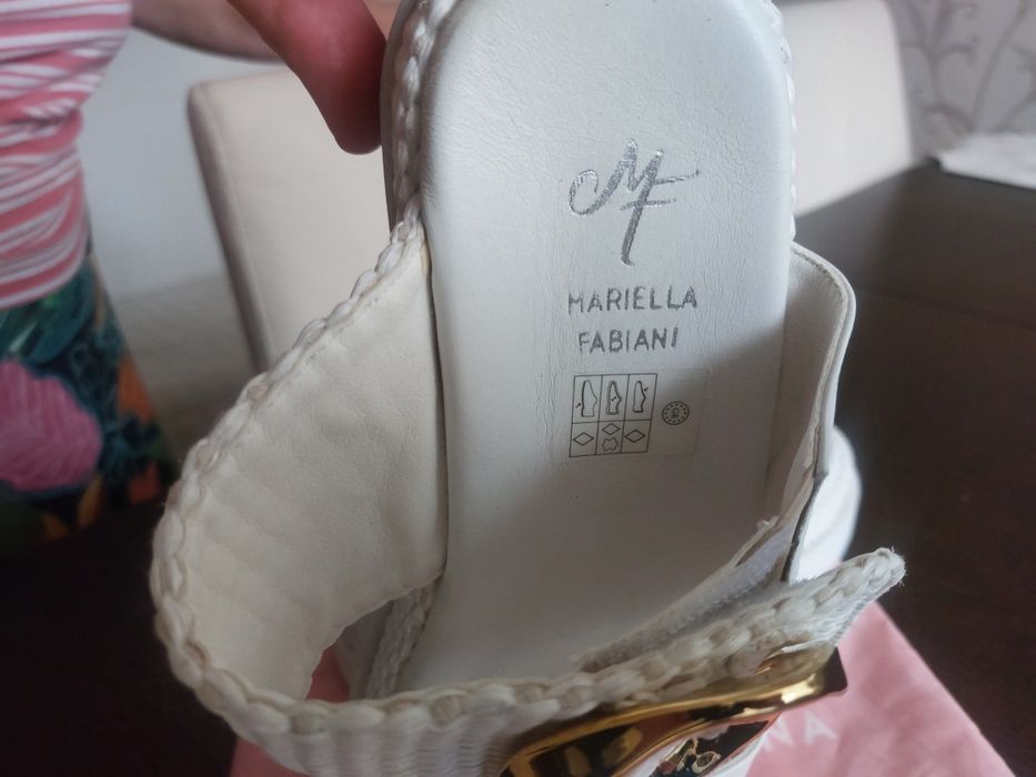 Продавам женски обувки Mariela Fabiani