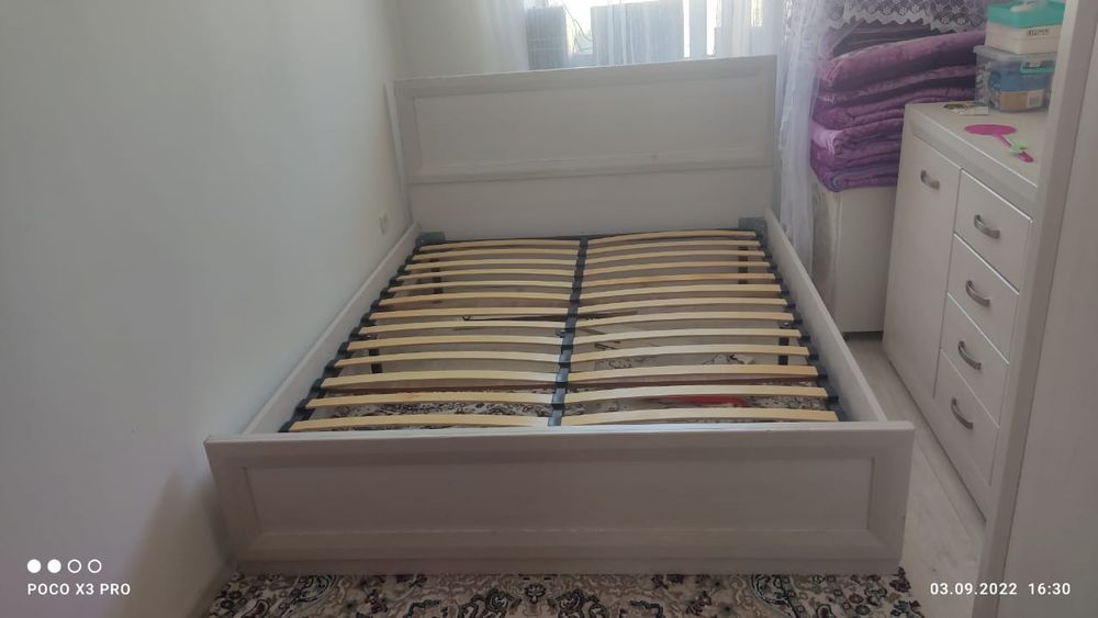 Спальный кровать