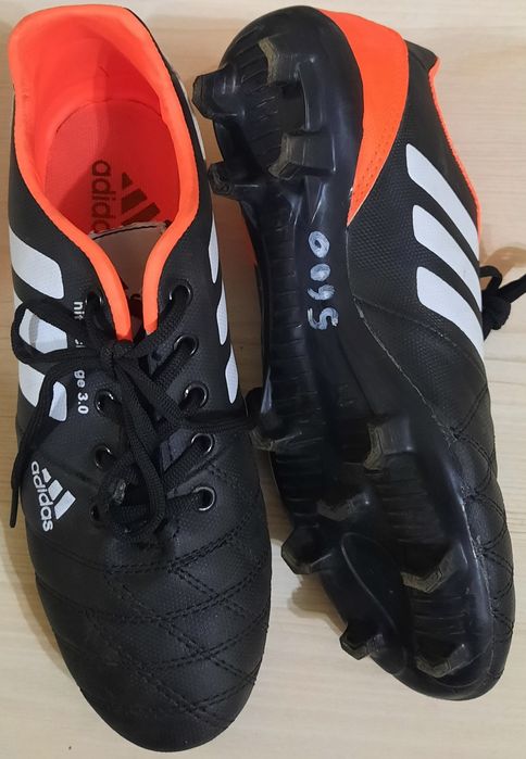 Бутсы, спортивная обувь