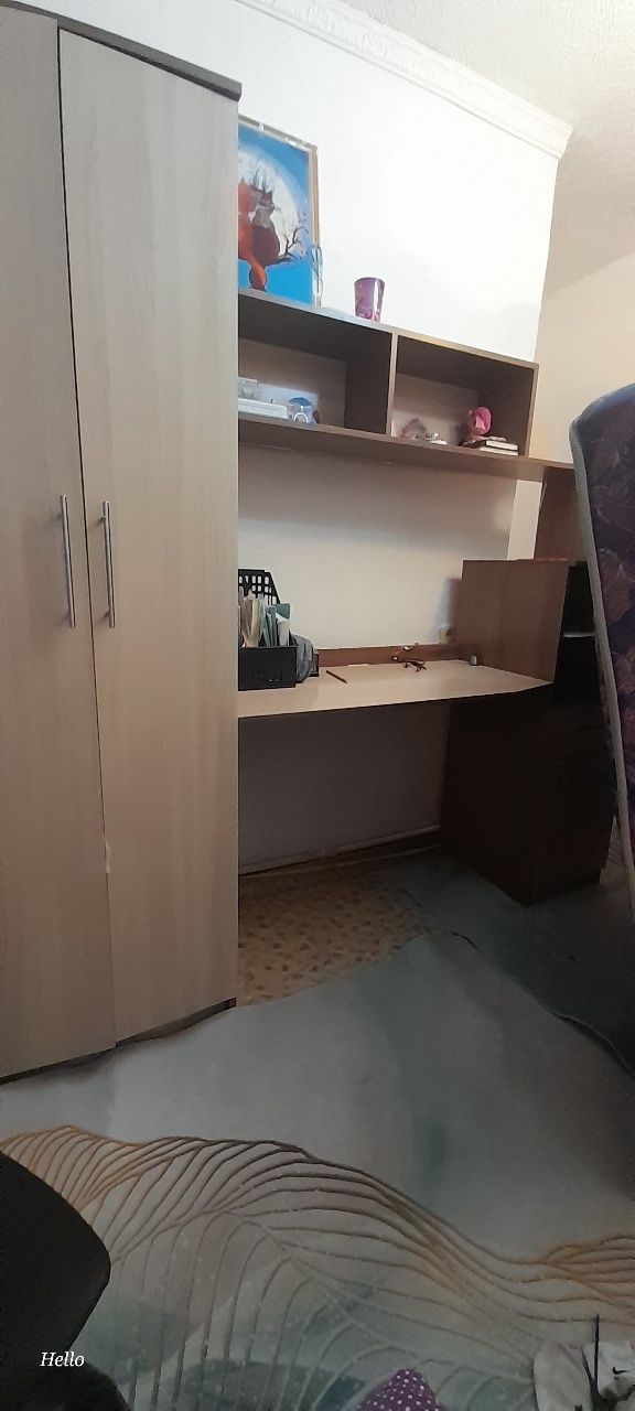 Продам шкаф со столиком