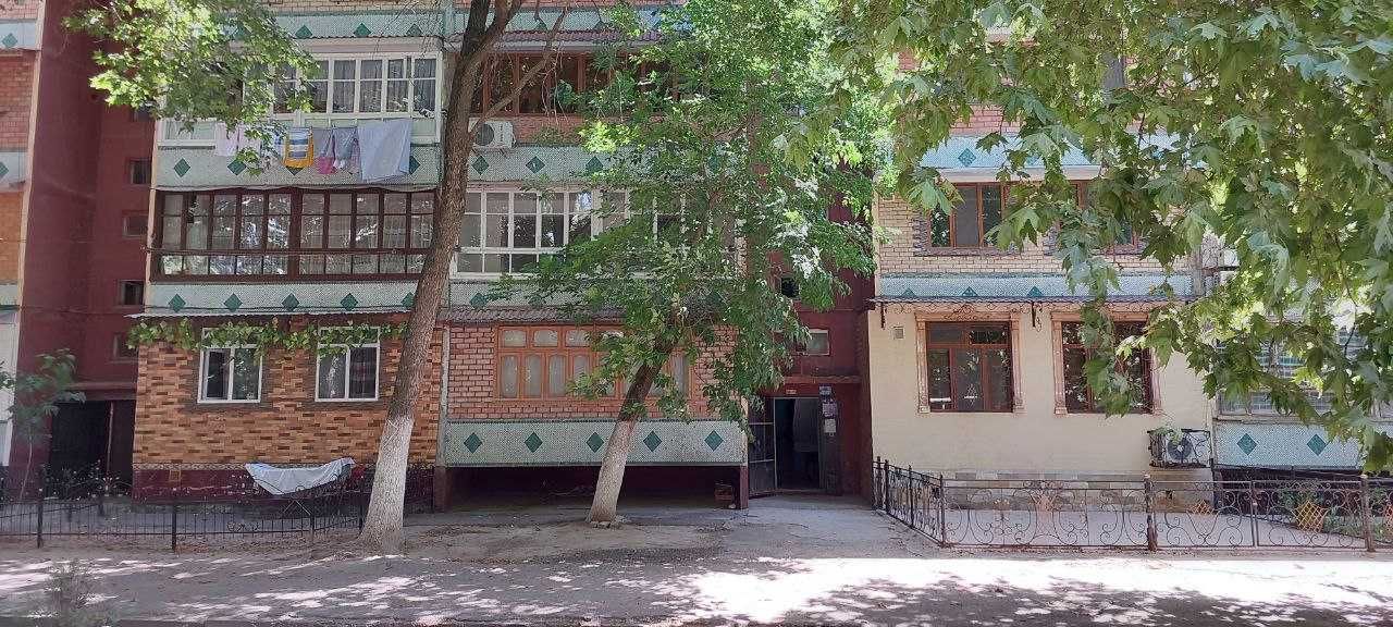 Продается 2-комнатная квартира в Чирчике