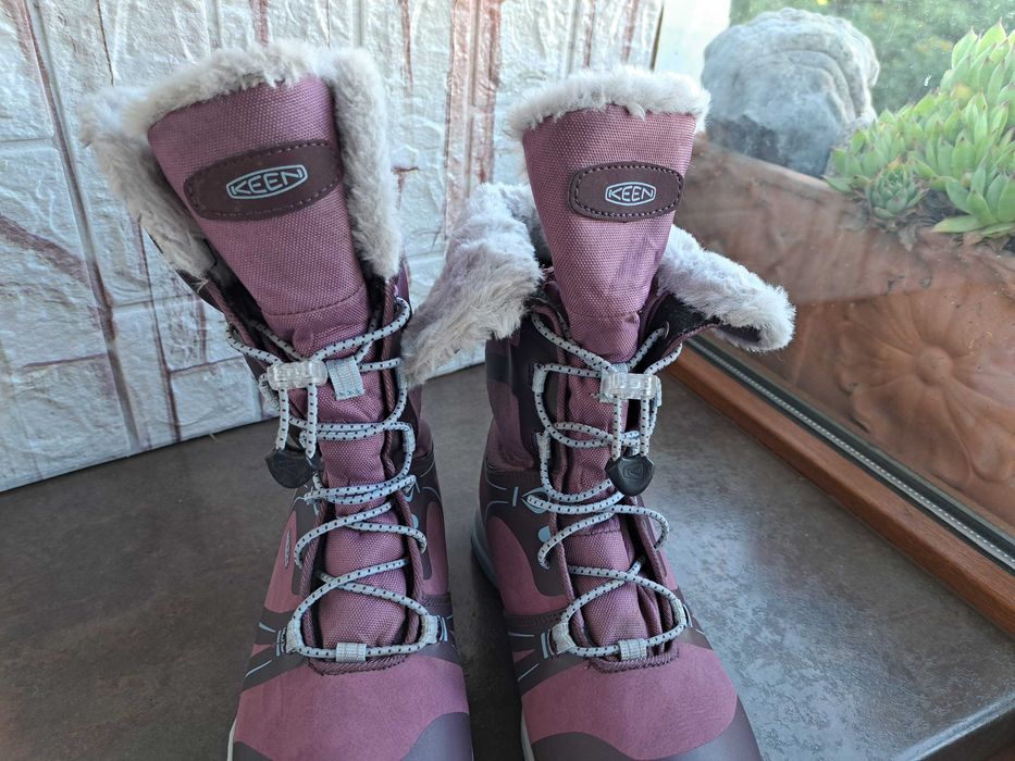 детски ботуши,зимни обувки,боти,апрески,KEEN номер35 за момиче,