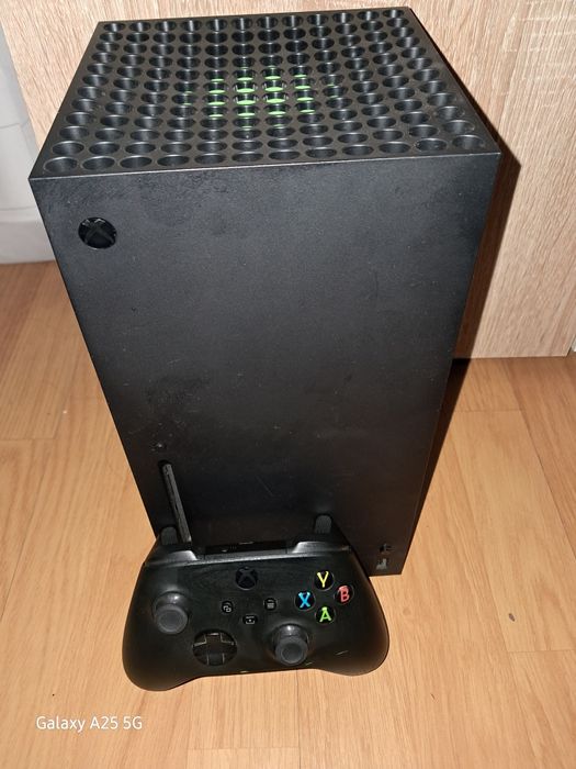 Vind xbox  x 1TB  + 6 jocuri xbox one 2000 lei 
Cine este interesat te