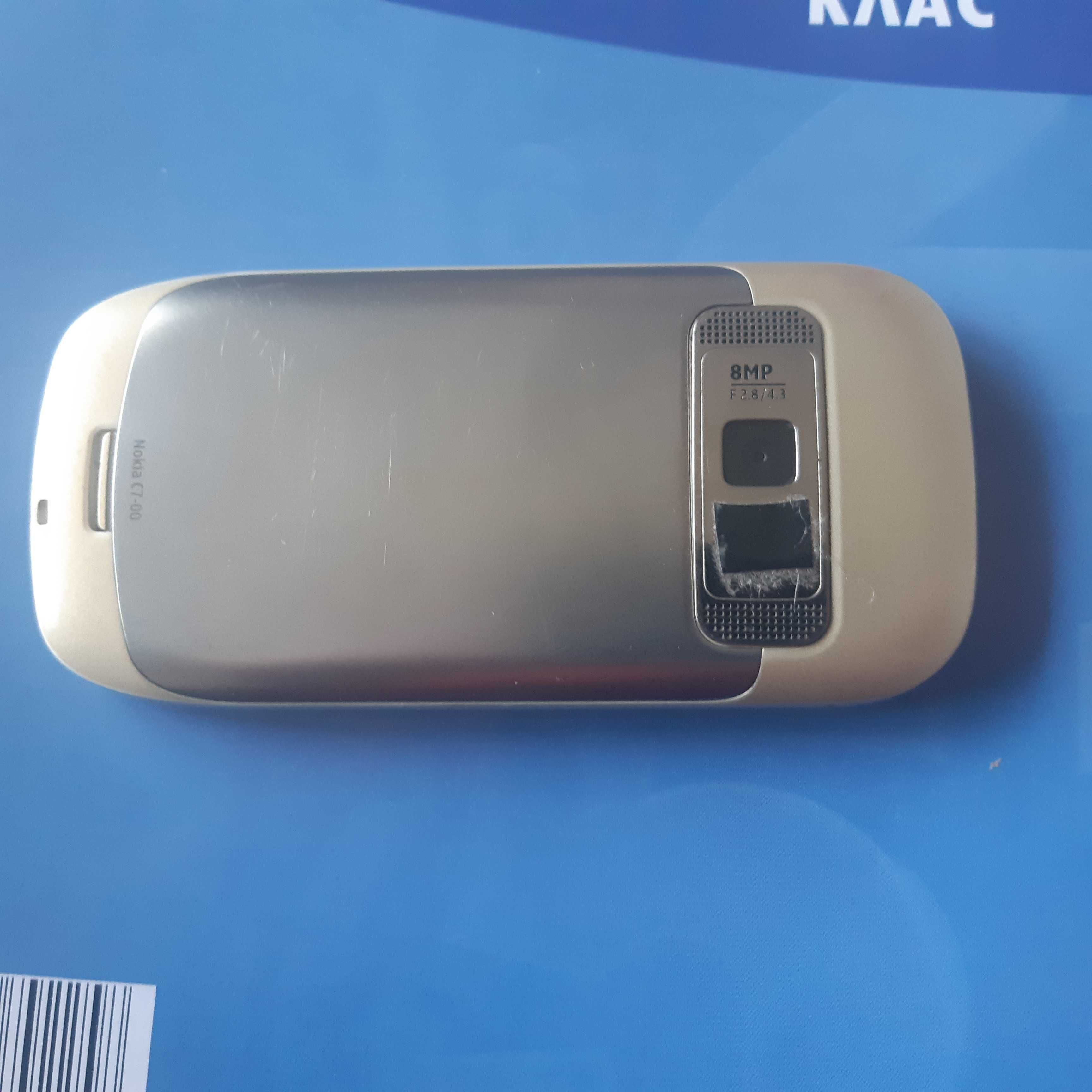 Продавам Нокия  С7-00