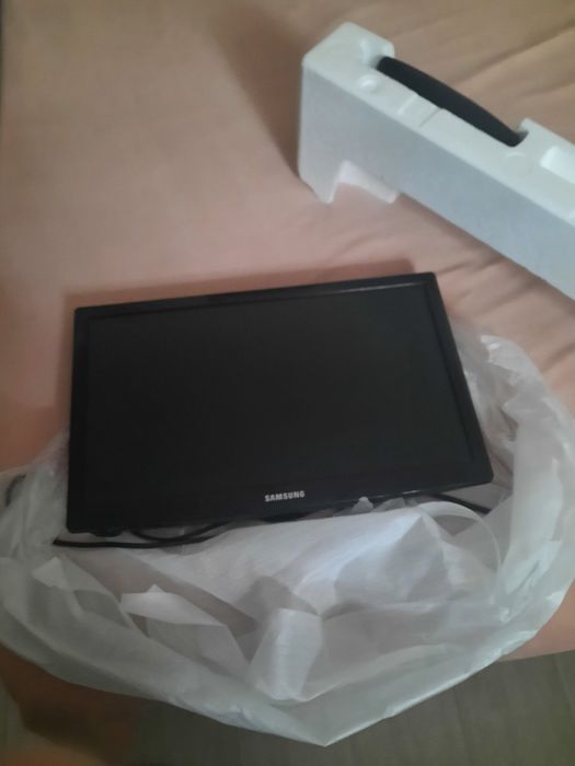 Телевизор Самсунг  маленький красивый