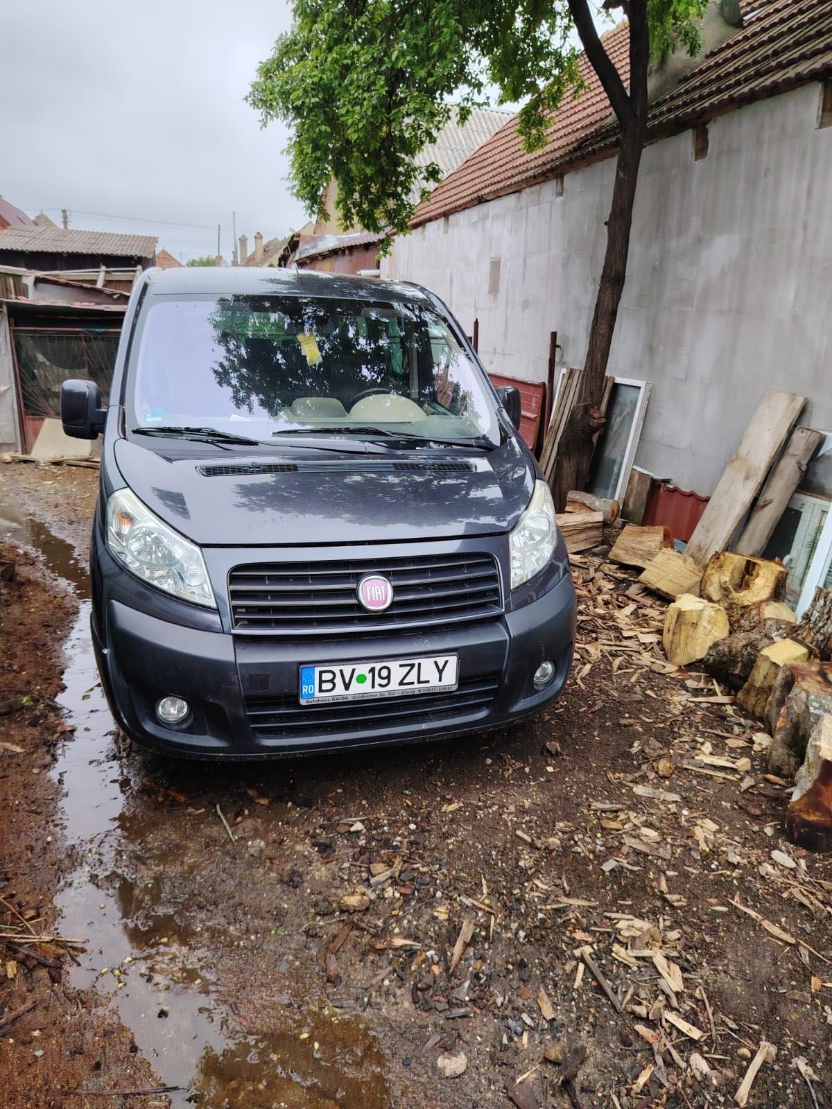 Vând microbuz 7+1 Fiat Scudo diesel 2011