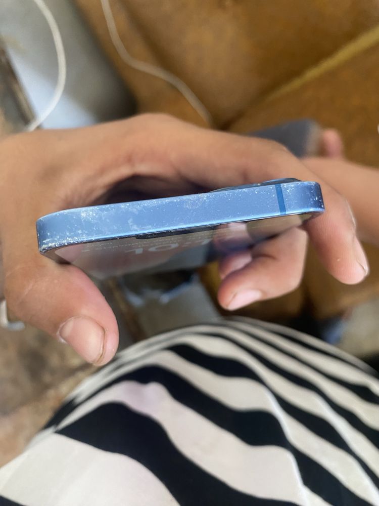 Iphone 13 sotlad holati ideal aybi ekranga azginca sarapina bor blnmed