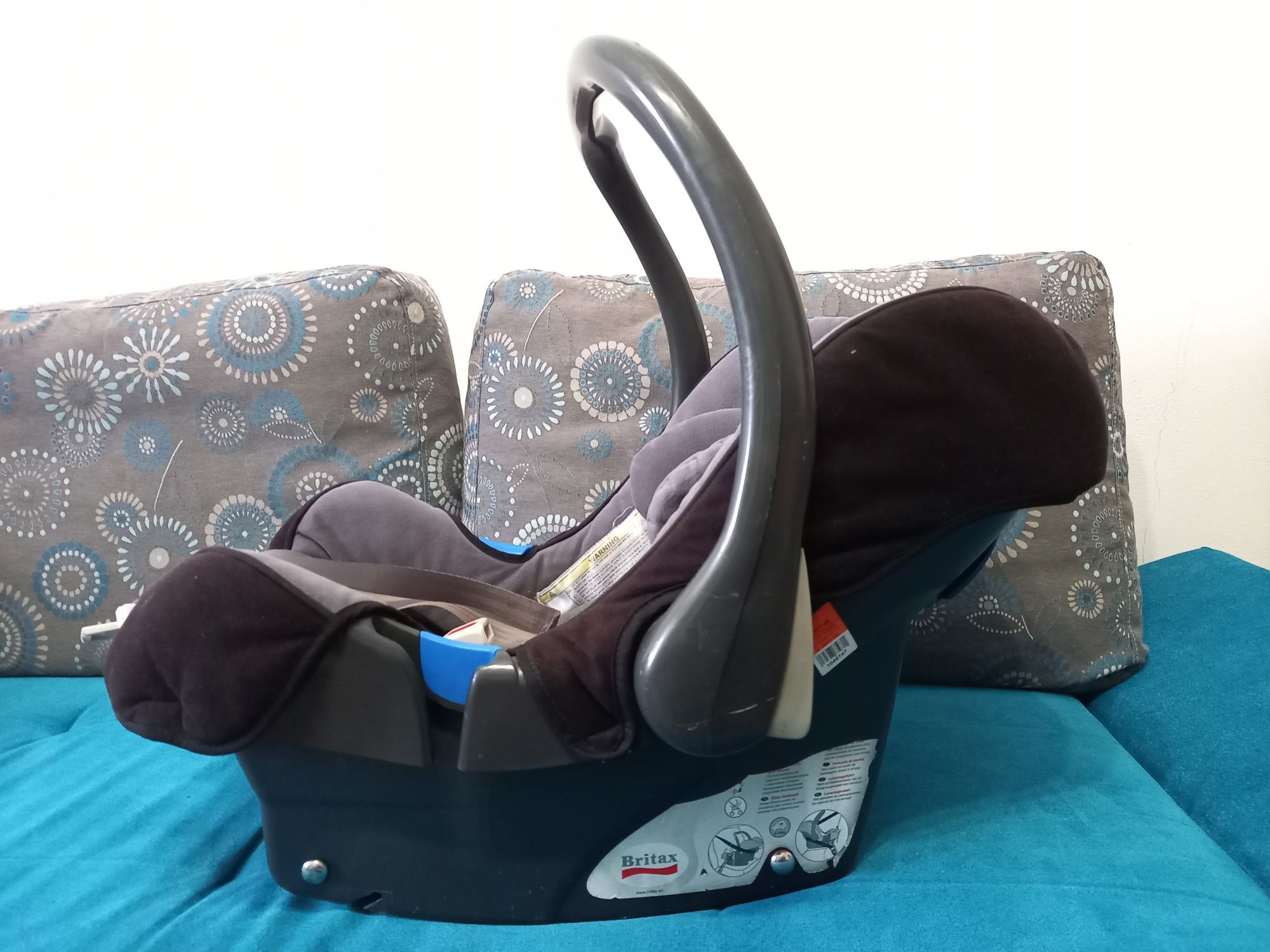 Scoica auto Britax Romer Baby Safe + Sistem prindere Safe Belted Base