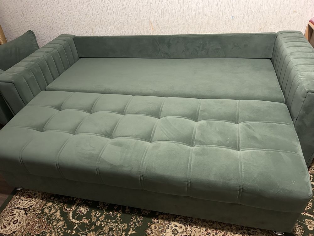 Продаю диван в отличном состоянии