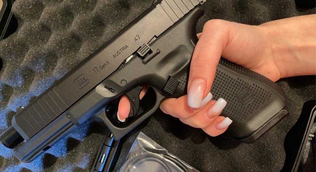 Pistol Airsoft Glok 17 Gen5->Modificat AutoAparare cal.43 BileCauciuc