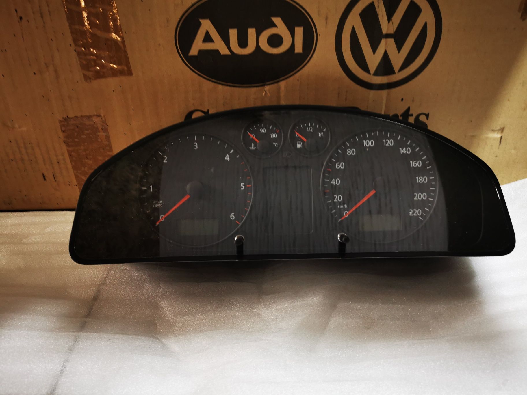 Ceasuri de bord noi originale Volkswagen Transporter T5