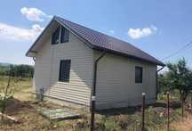 Casa modulara și garaje auto din structura metalica si panou sandwich