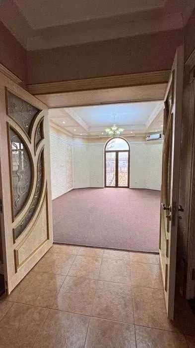 Сдаётся Евродом на Амира Темура 3 сотки / id888 /