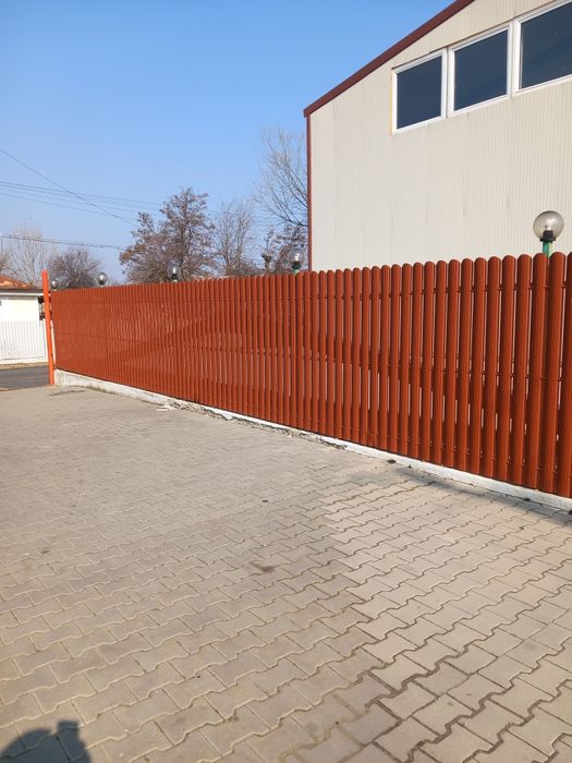 Construim garduri și porți la comanda clientului