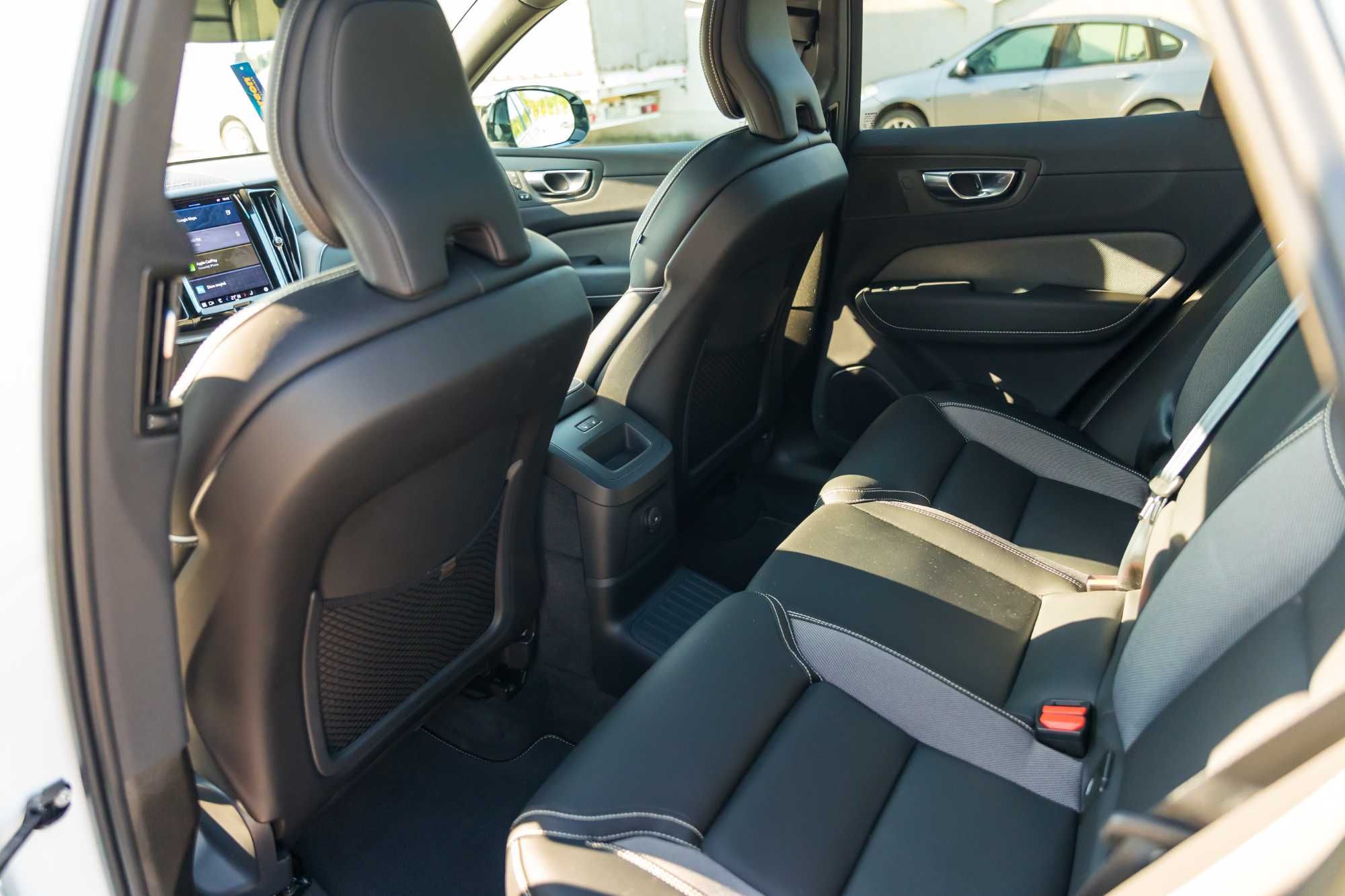 VOLVO XC 60 RECHARGE PLUG-IN HIBRYD AWD - 2022 - stare excelentă