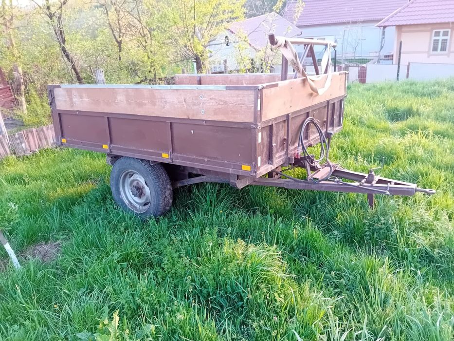 Vând tractor Ford 4000