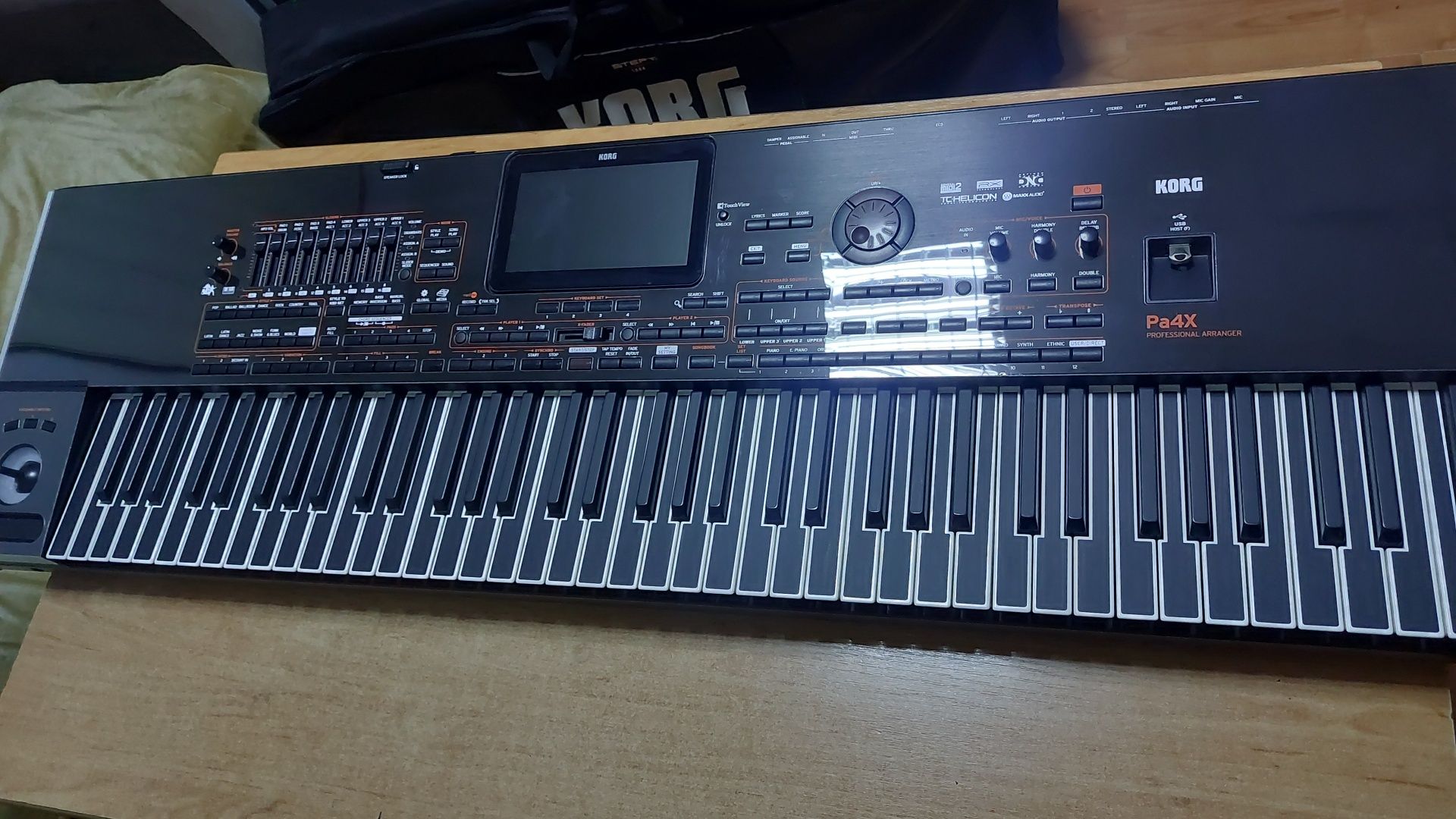 Vând (schimb cu korg pa5) Korg Pa 4 x pro International