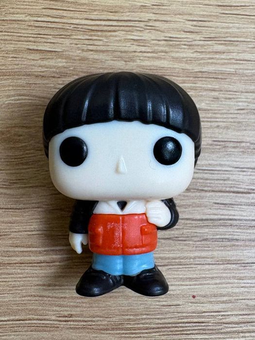 Продаю!!! фигурку очень странные дела